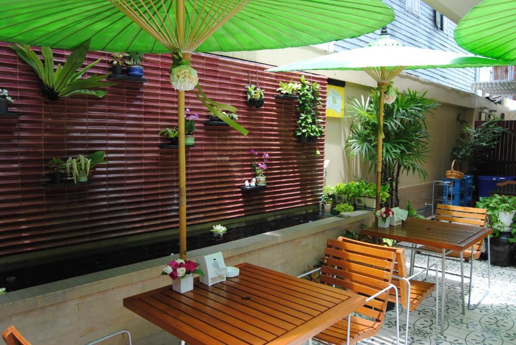 A Pousada Baan Dinso Banguecoque Exterior foto