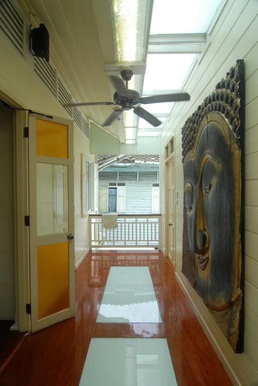 A Pousada Baan Dinso Banguecoque Exterior foto