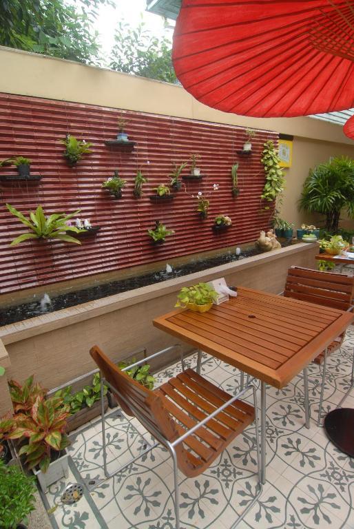 A Pousada Baan Dinso Banguecoque Exterior foto